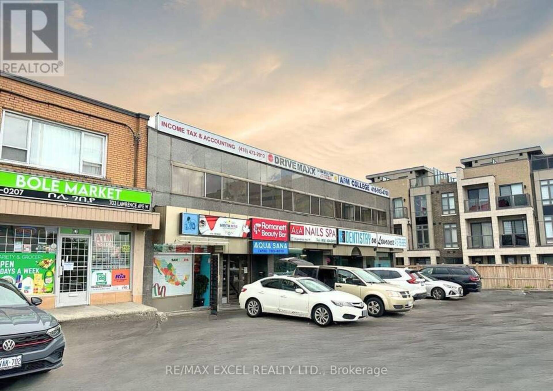 200 - 705 LAWRENCE AVENUE W Toronto