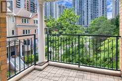 1016 - 28 SOMMERSET WAY Toronto