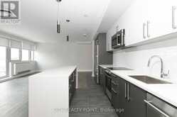 702 - 11 WALMER STREET Toronto