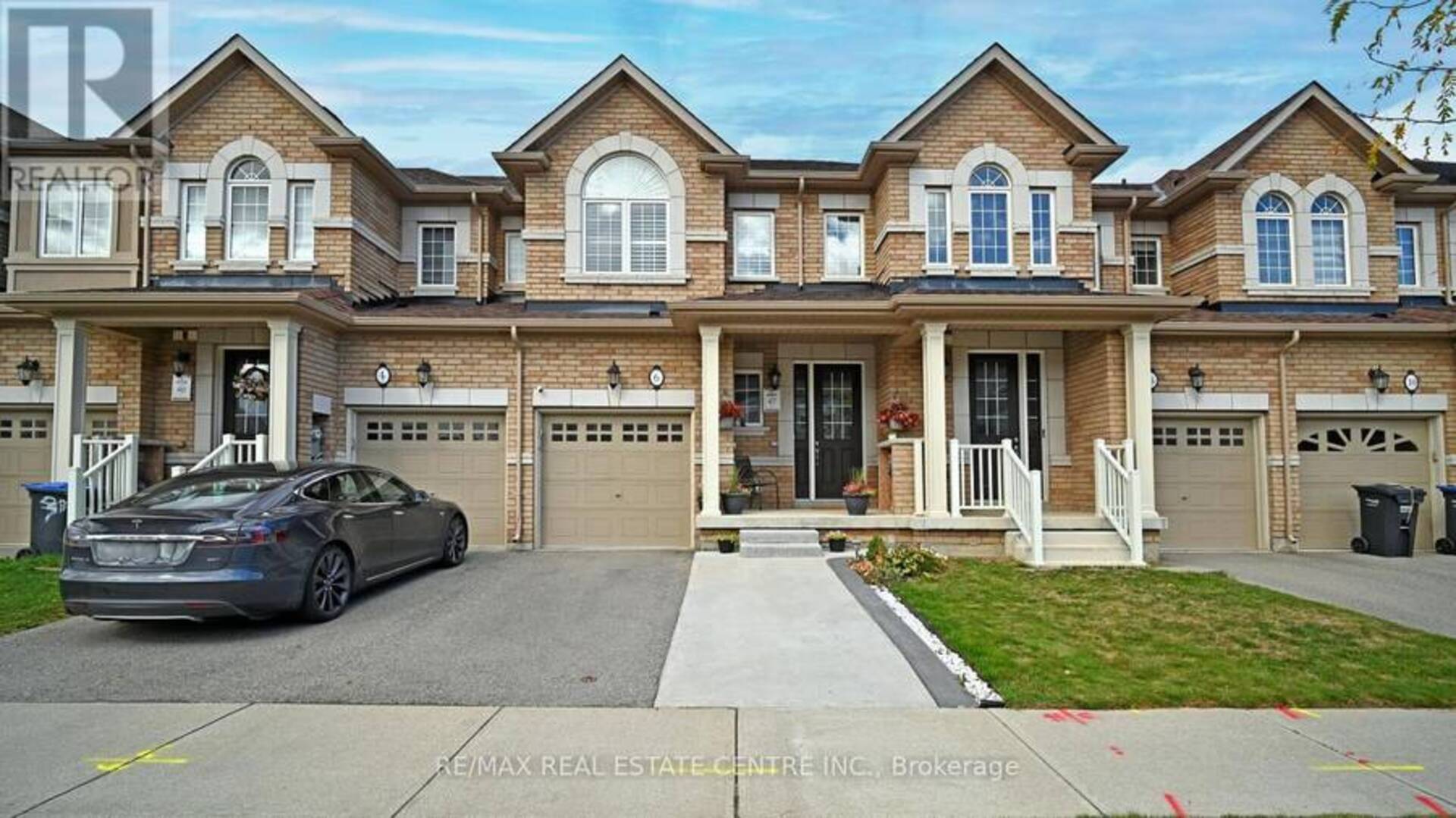 6 KEMPSFORD CRESCENT Brampton