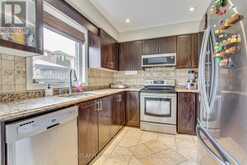 64 METCALFE DRIVE Bradford/West Gwillimbury