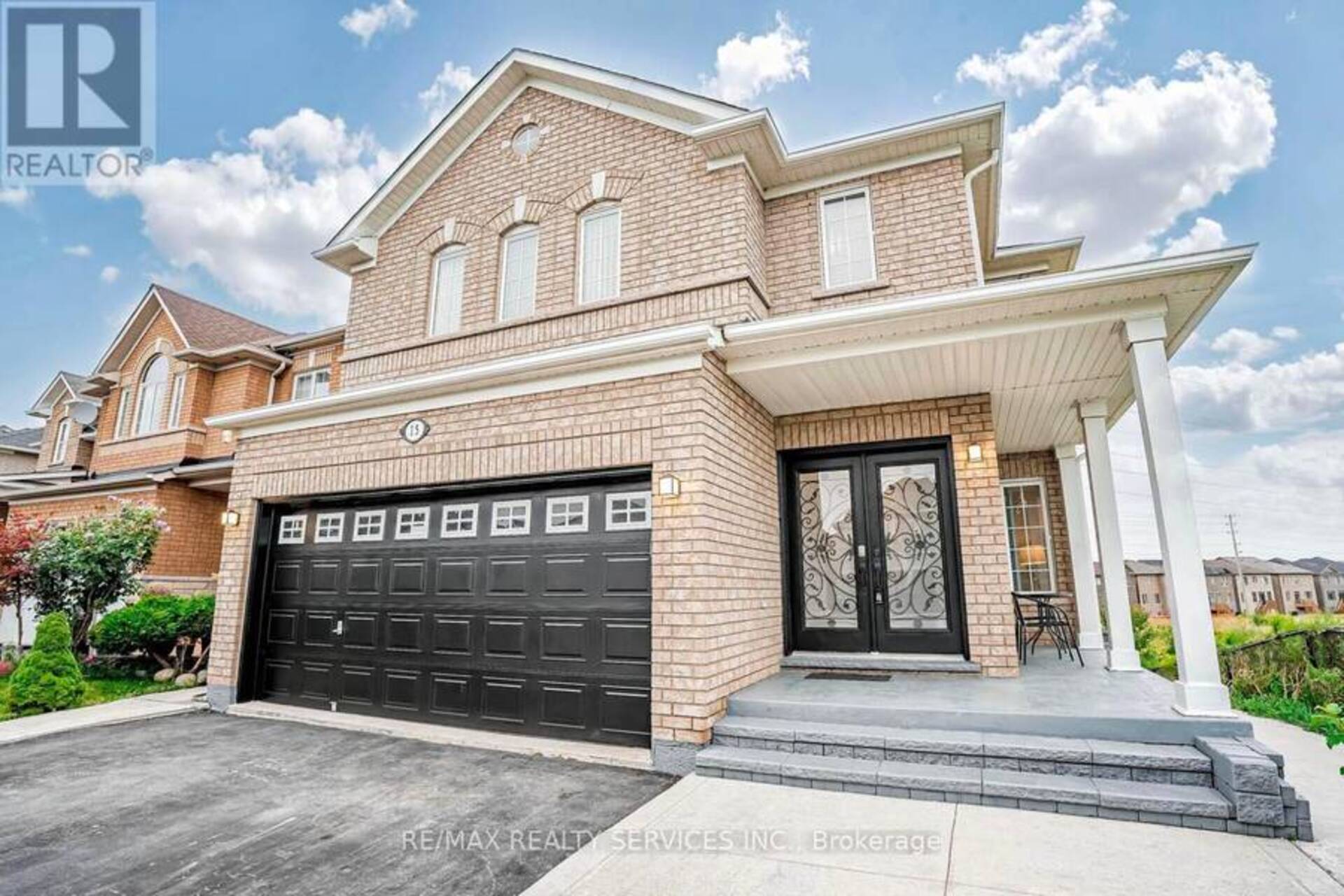 15 ROUNDSTONE DRIVE Brampton