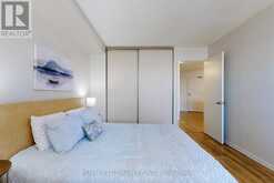 2504 - 270 QUEENS QUAY W Toronto