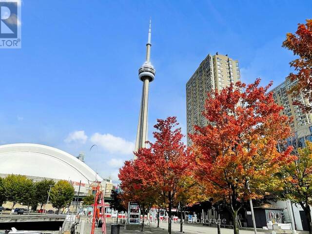 2504 - 270 QUEENS QUAY W Toronto Ontario