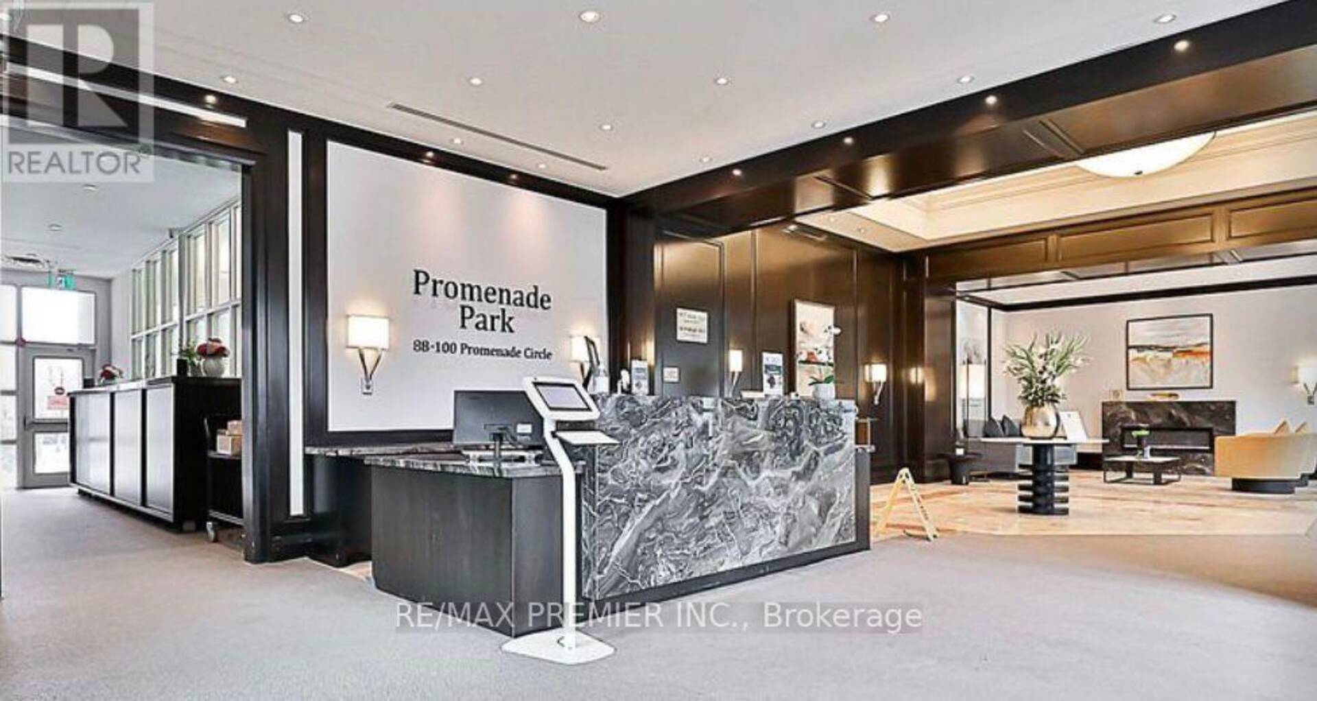 102 - 88 PROMENADE CIRCLE Vaughan