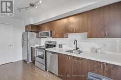 604 - 35 SARANAC BOULEVARD Toronto