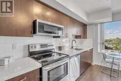 604 - 35 SARANAC BOULEVARD Toronto