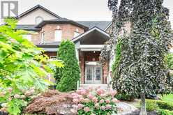 15 BIRCHBARK COURT Richmond Hill