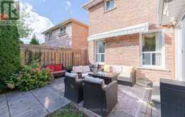 71 ELEANOR CIRCLE Richmond Hill