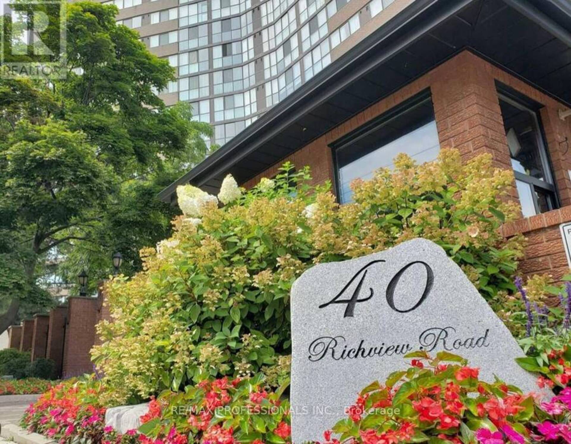 203 - 40 RICHVIEW ROAD Toronto