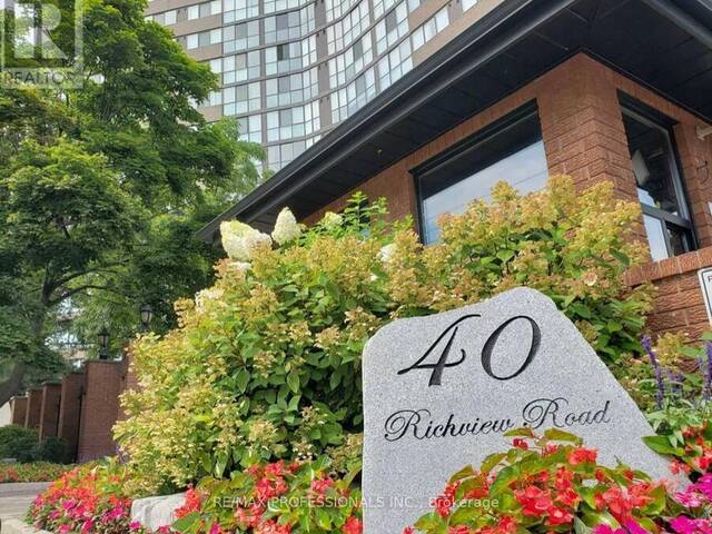 203 - 40 RICHVIEW ROAD Toronto Ontario