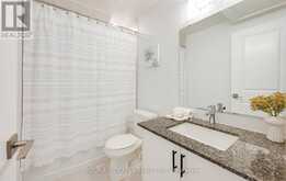 72 - 370C RED MAPLE DRIVE Richmond Hill 