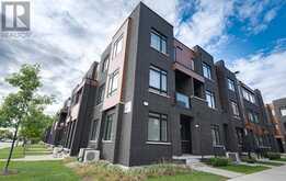 72 - 370C RED MAPLE DRIVE Richmond Hill 