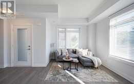 72 - 370C RED MAPLE DRIVE Richmond Hill 