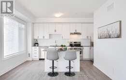 72 - 370C RED MAPLE DRIVE Richmond Hill 