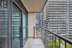 915 - 185 ONEIDA CRESCENT Richmond Hill 