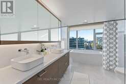 910 - 455 WELLINGTON STREET W Toronto