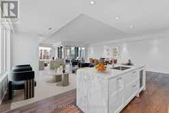 910 - 455 WELLINGTON STREET W Toronto