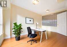 1610 - 889 BAY STREET Toronto