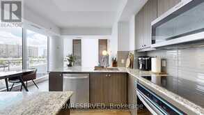 205 - 9618 YONGE STREET Richmond Hill 