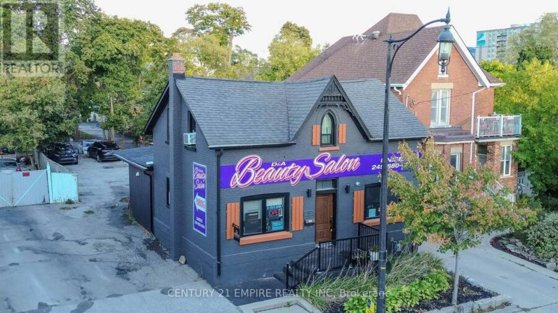 89 TORONTO STREET Barrie 