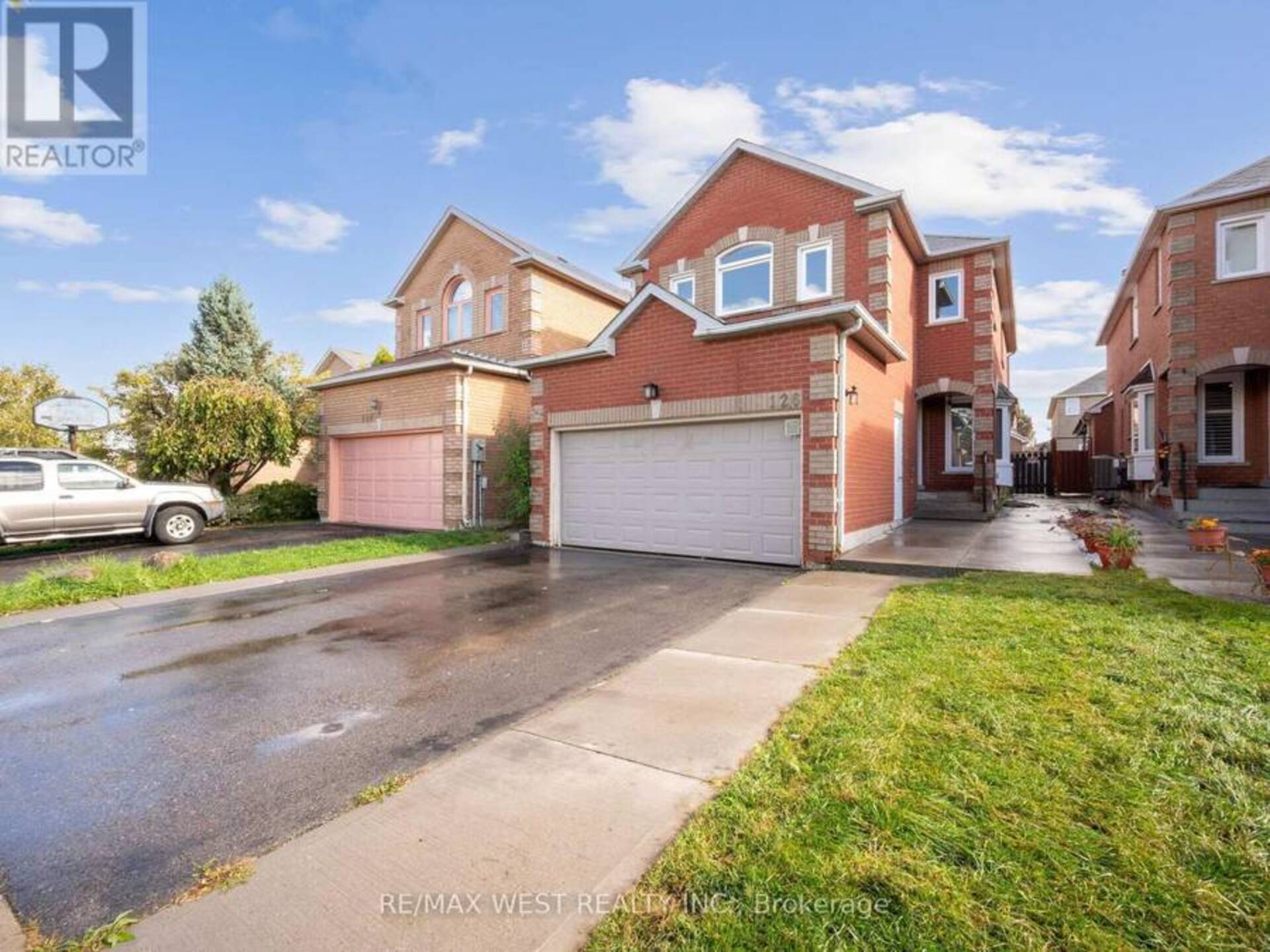 126 SANDMERE AVENUE Brampton 