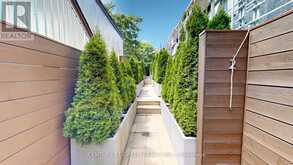 8 - 56 LIPPINCOTT STREET Toronto