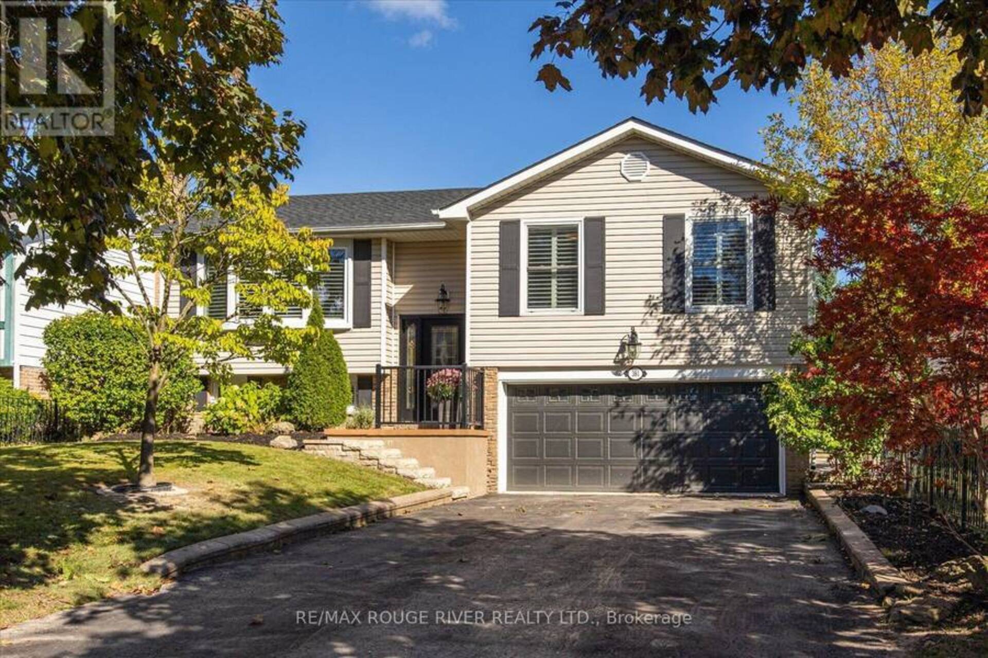 381 COLONSAY COURT Oshawa 