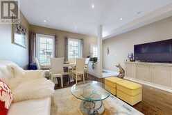 15 - 40 HARGRAVE LANE Toronto