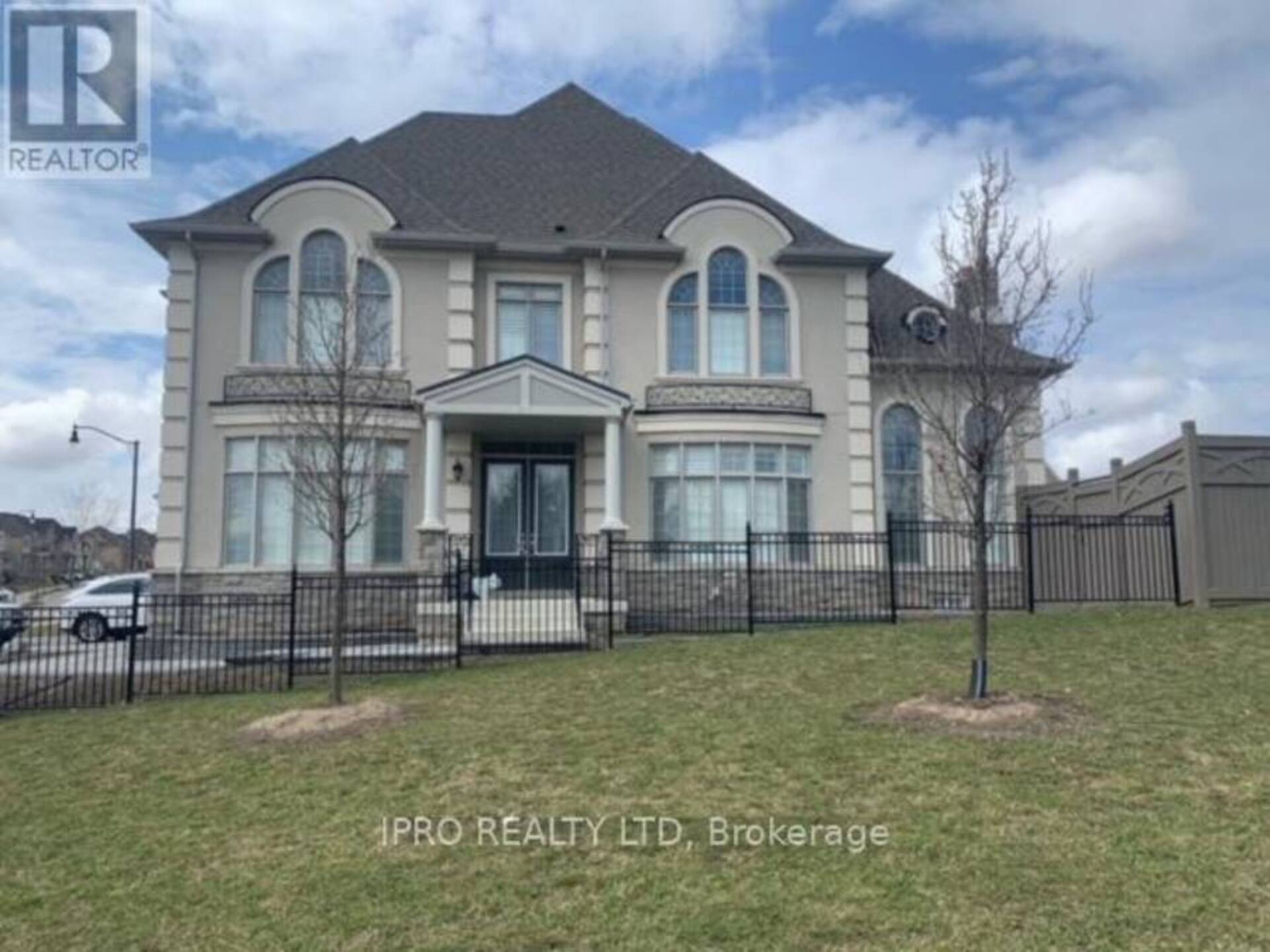 1 ROYAL WEST DRIVE Brampton 