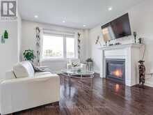 44 FESTIVAL COURT S East Gwillimbury 