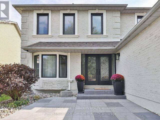 7 UNDERHILL CRESCENT Aurora  Ontario