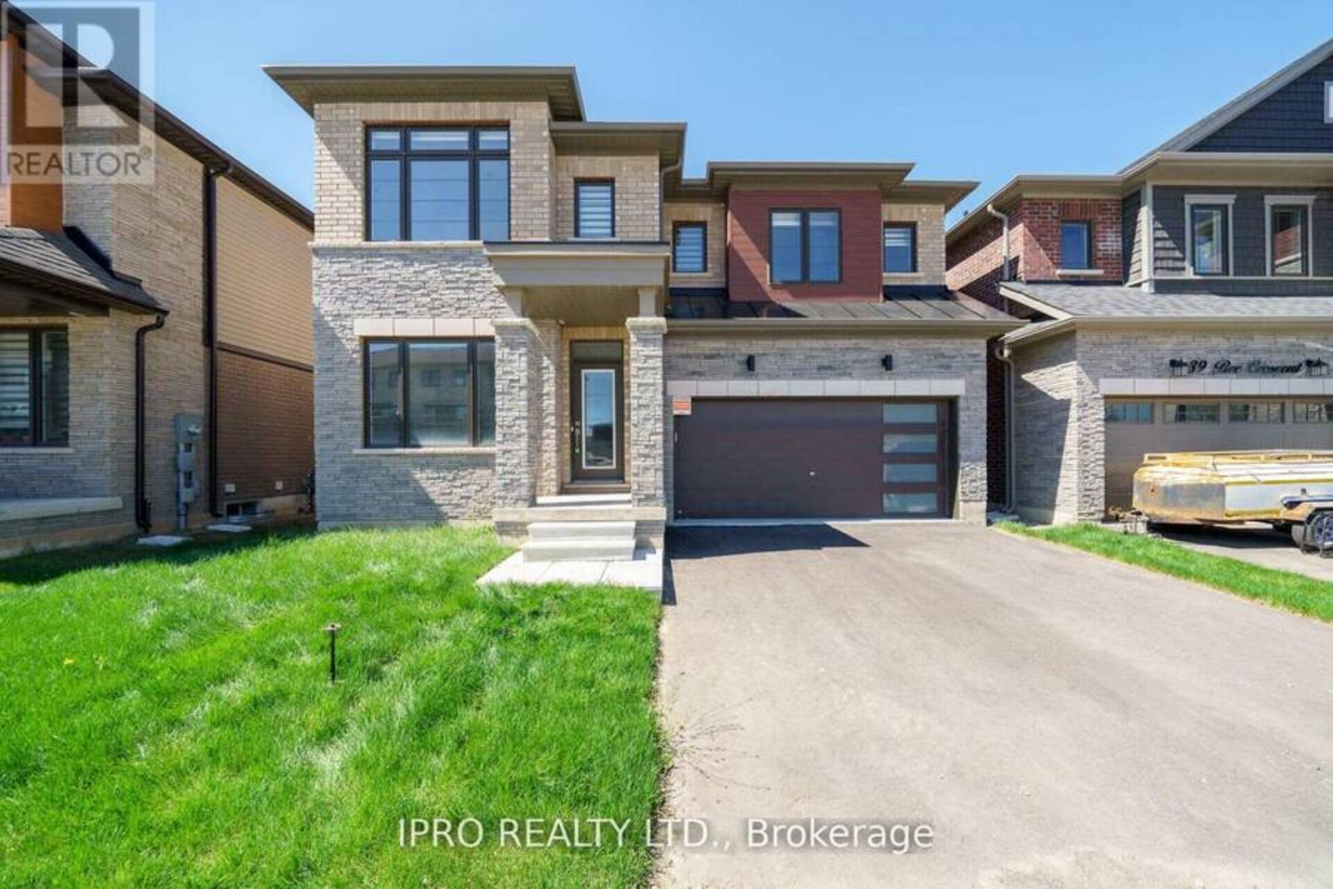 37 BEE CRESCENT Brantford