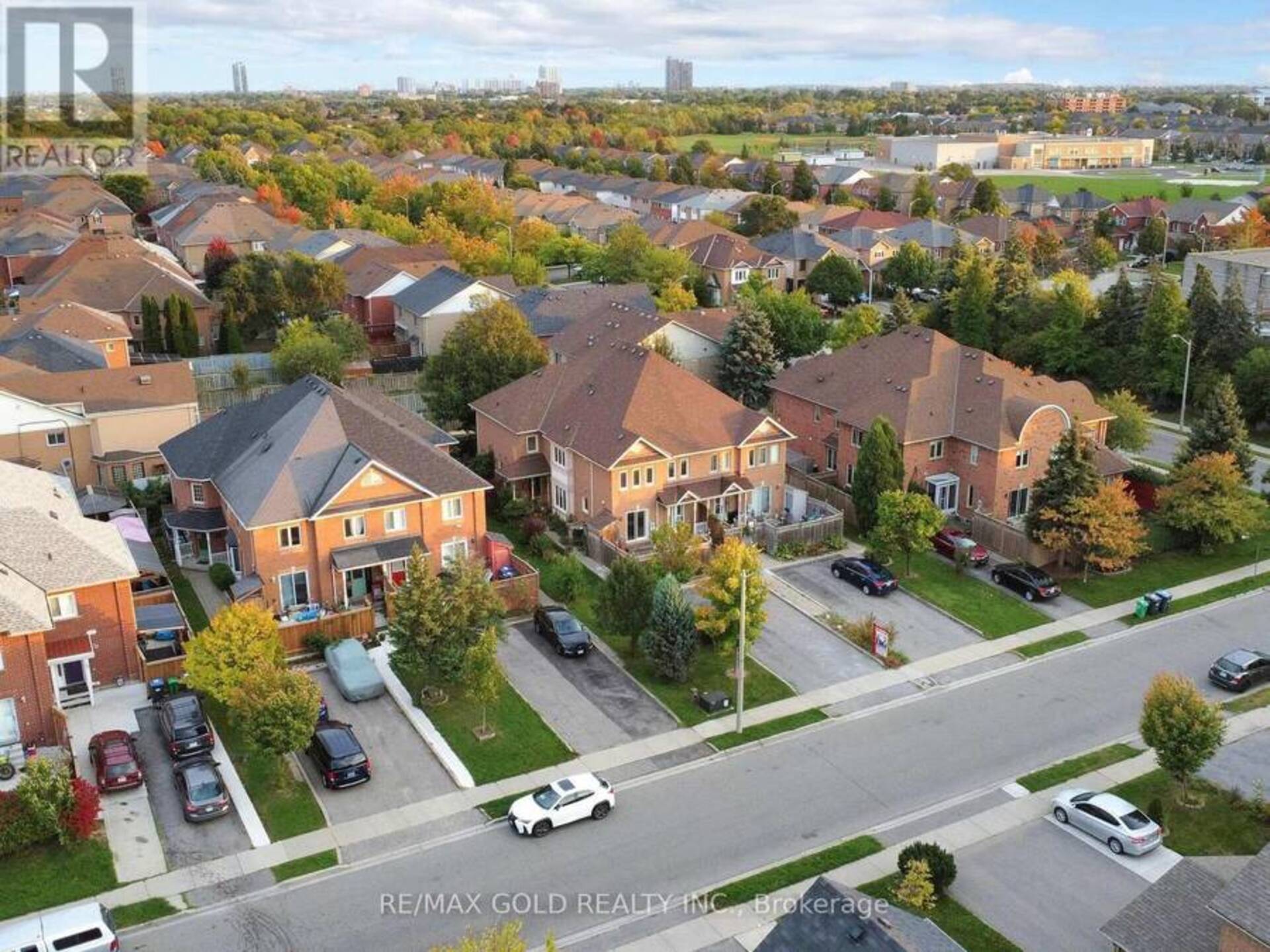 15 PRESSED BRICK DRIVE Brampton 