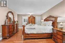 4 GORDONS CREEK CT COURT S Halton Hills 