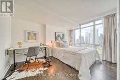 1803 - 15 FORT YORK BOULEVARD Toronto 