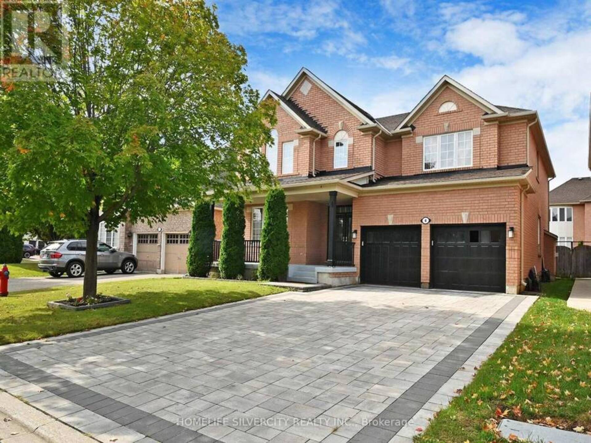 4 FARAD COURT Brampton