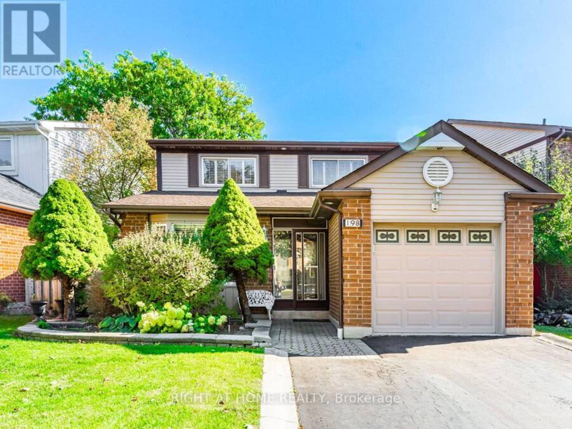 198 STEPHEN STREET Richmond Hill 