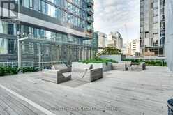 802 - 1 YORKVILLE AVENUE Toronto