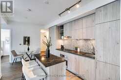 802 - 1 YORKVILLE AVENUE Toronto