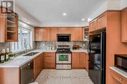 2451 VALLEYRIDGE DRIVE Oakville 