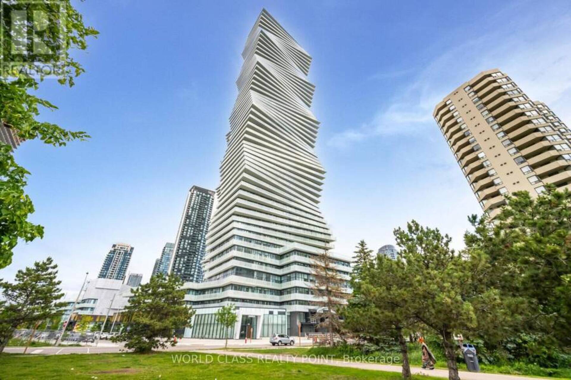 2705 - 3883 QUARTZ ROAD S Mississauga 