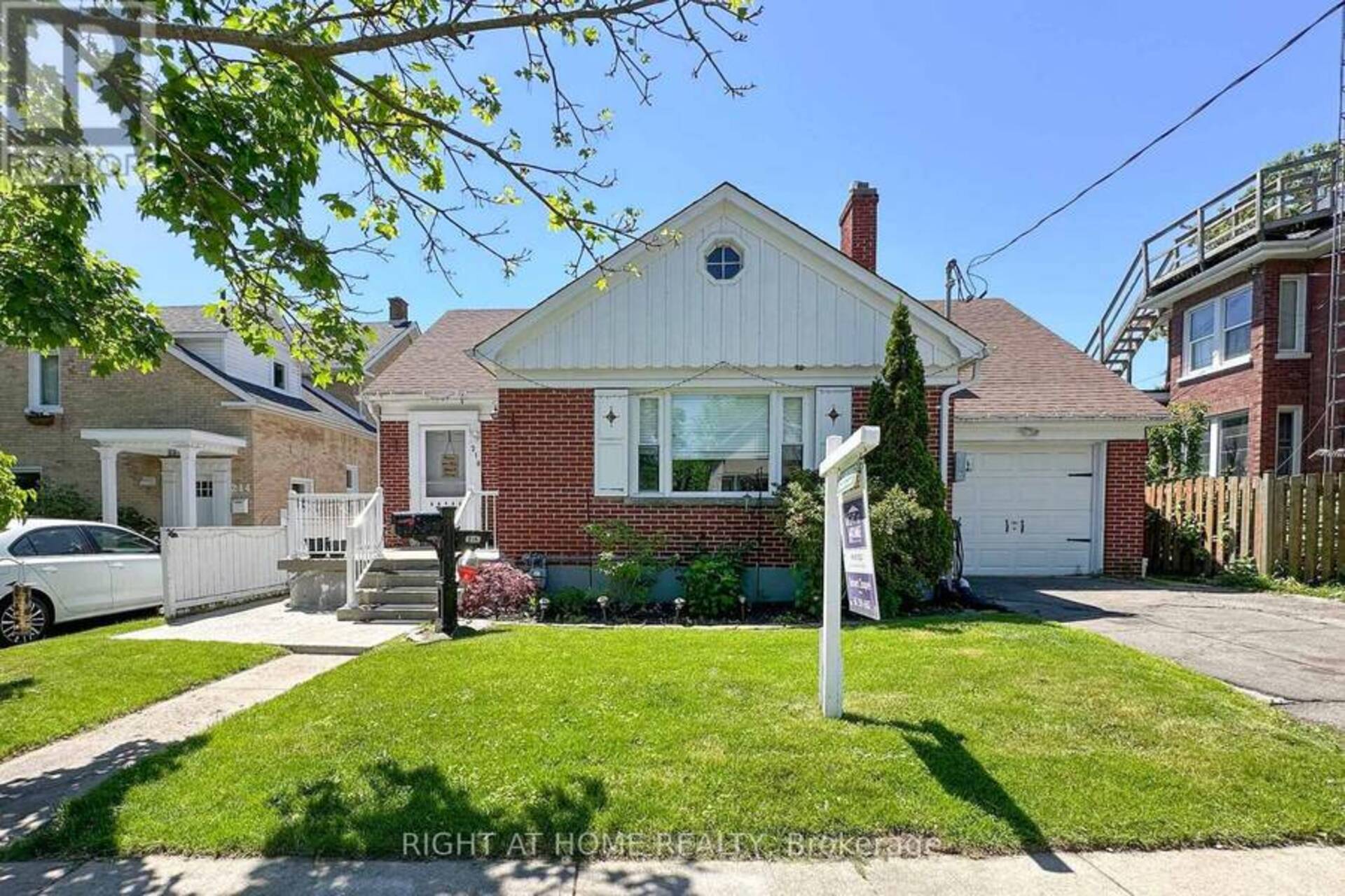 218 KENDAL AVENUE Oshawa 