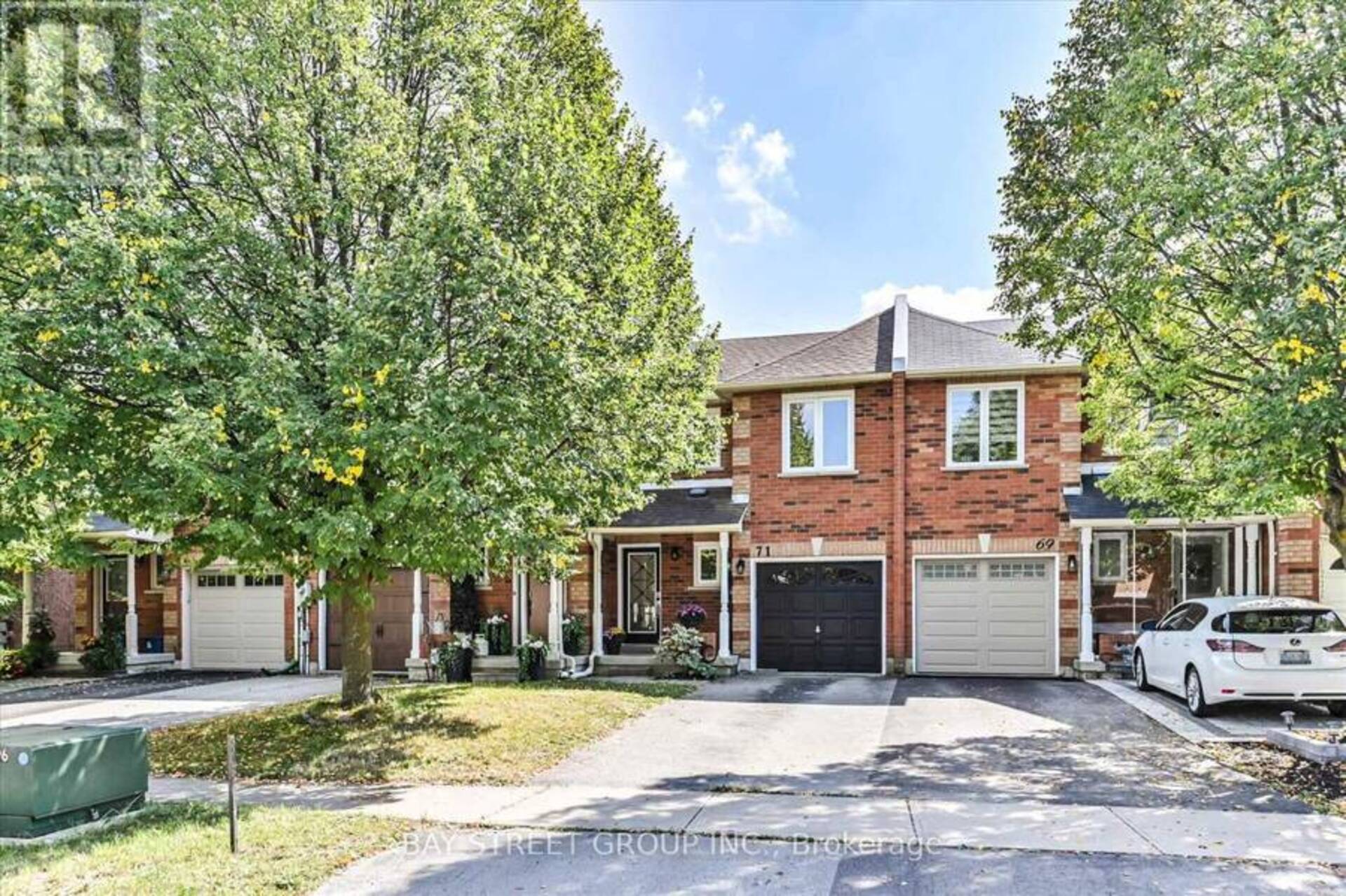 71 SILVERDART CRESCENT Richmond Hill 