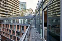 721 - 20 BRUYERES MEWS Toronto 