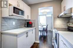 802 - 10 PARKWAY FOREST DRIVE Toronto 