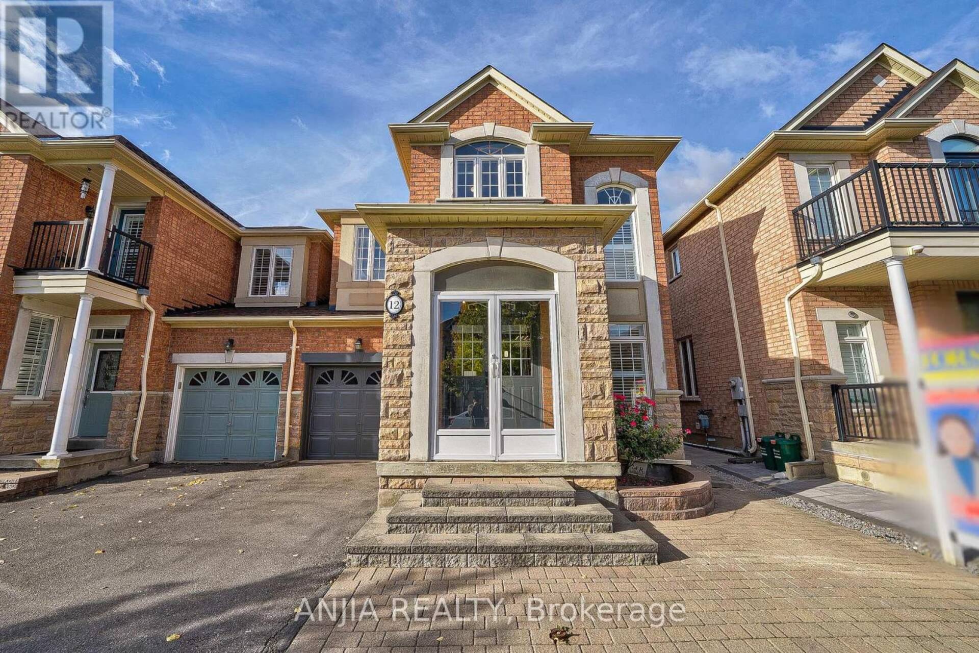 12 HERMITAGE BOULEVARD Markham