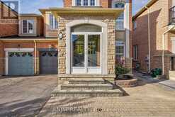 12 HERMITAGE BOULEVARD Markham