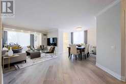 301 - 110 PROMENADE CIRCLE Vaughan 