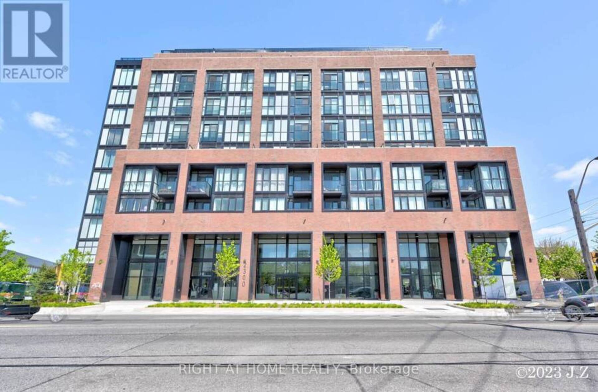 409 - 2300 ST. CLAIR AVENUE W Toronto